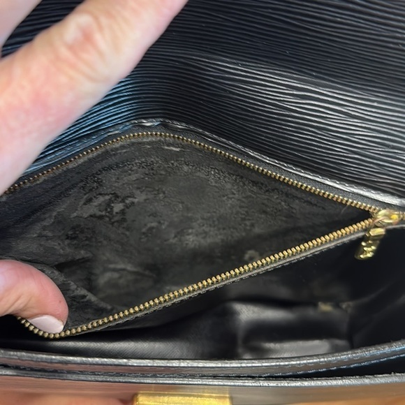 authentic Preloved Louis Vuitton EPI BIFACE clutch bag M10994 with many callouts - Picture 7 of 16